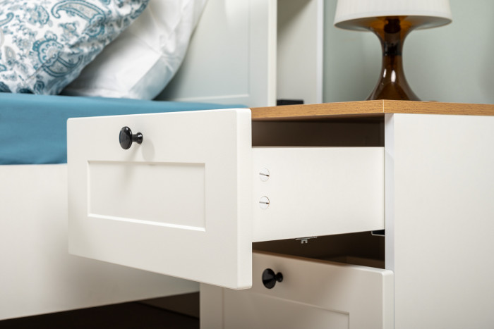 Остин 11.53 Кровать + ортопед + 13.227 Шкаф-пенал + 16.152 Тумба прикроватная, белый шагрень/дуб крафт золотой